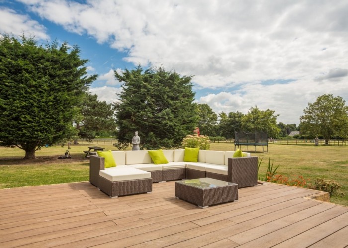 31. Gardens, Patio / Veranda