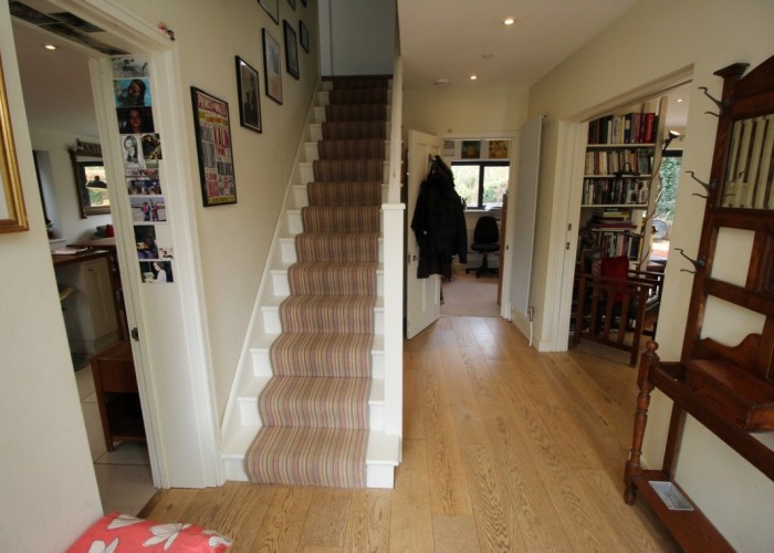 15. Hall