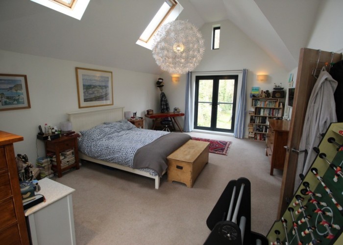 17. Bedroom (Master/En-Suite)
