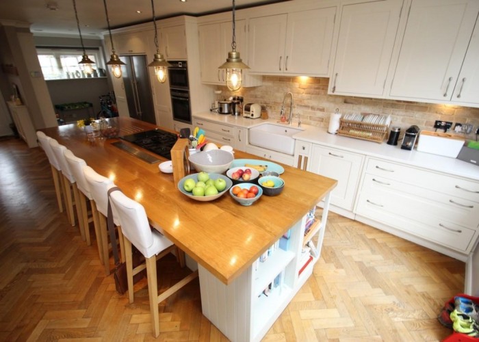 4. Kitchen (Cream or White units)