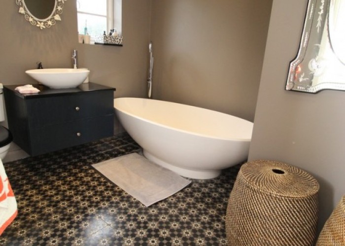 25. Bathroom