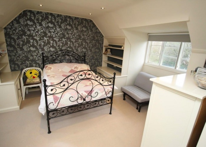 26. Bedroom (Master/En-Suite)