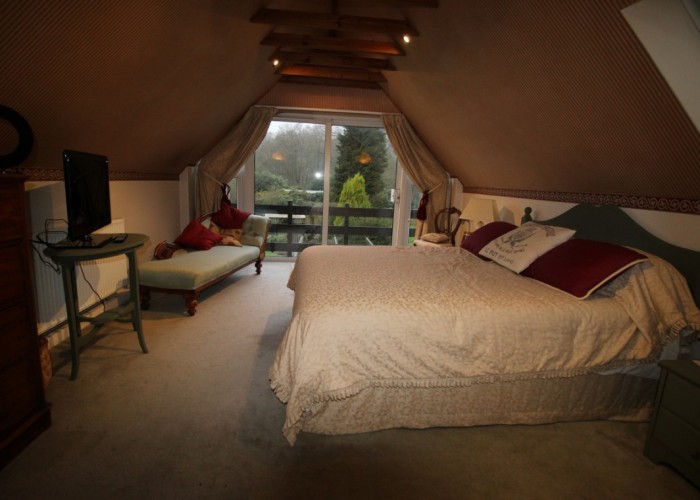 19. Bedroom (Master/En-Suite)