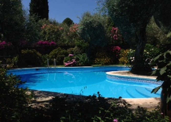 14. Swimming-pool