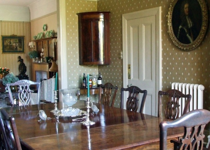 6. Diningroom