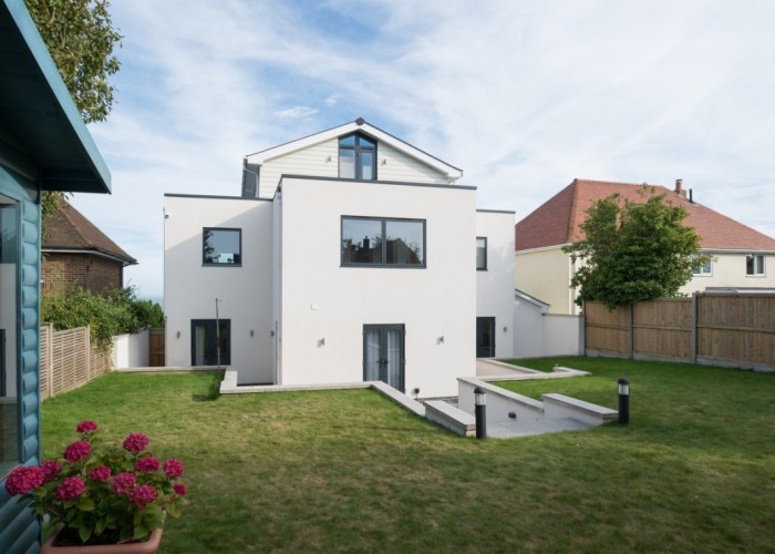 25. Exterior