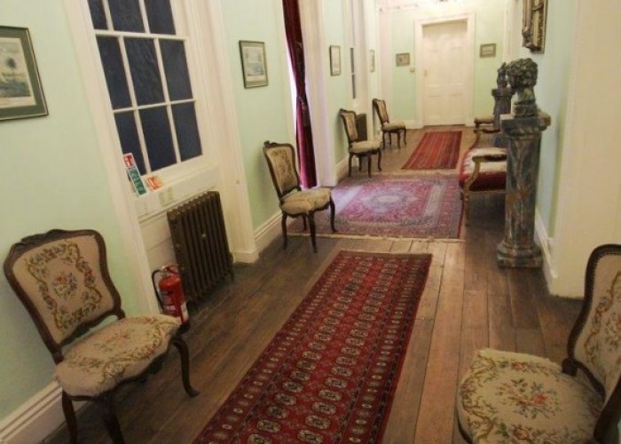 32. Corridor