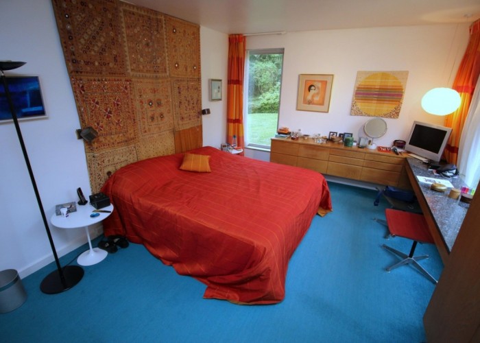 18. Bedroom (Master/En-Suite)