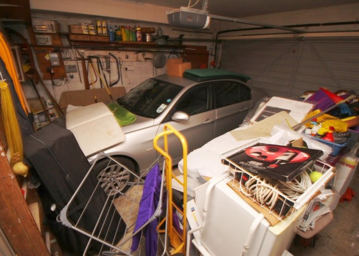 32. Garage