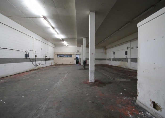 8. Warehouse (Medium)