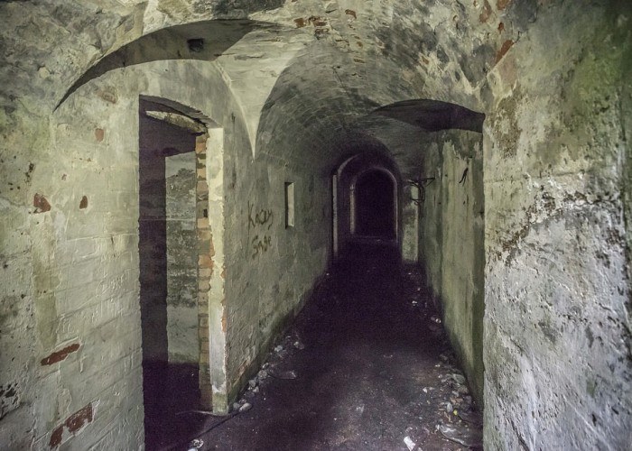 10. Warehouse (Dark)