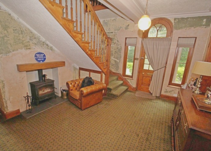 25. Hall