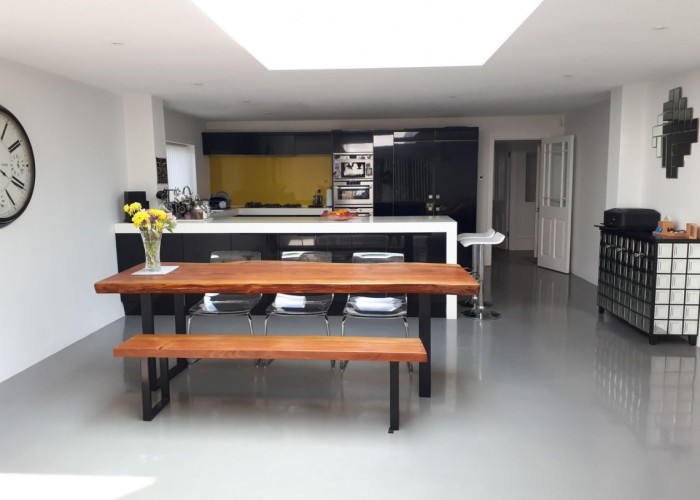 8. Diningroom