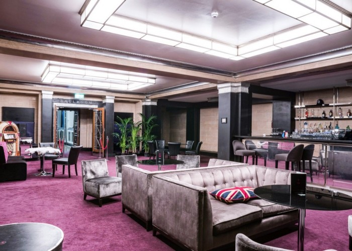2. Pub / Bar / Club