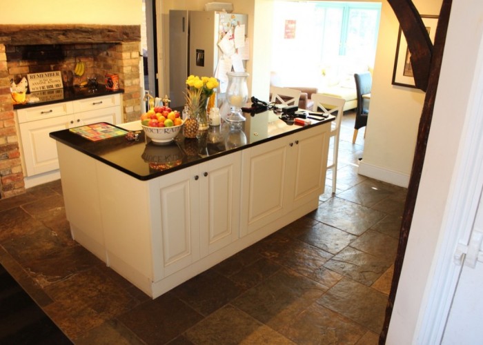 12. Kitchen (Cream or White units)