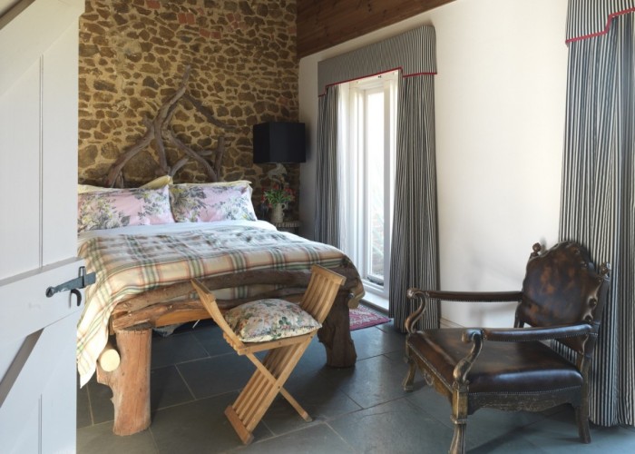 9. Bedroom (Master/En-Suite)