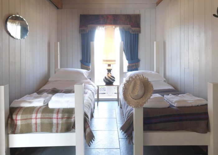 12. Bedroom (Double)