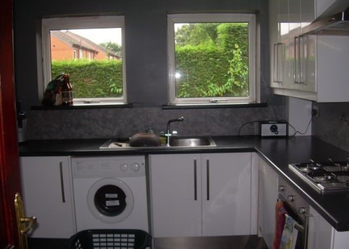 8. Kitchen (Cream or White units)