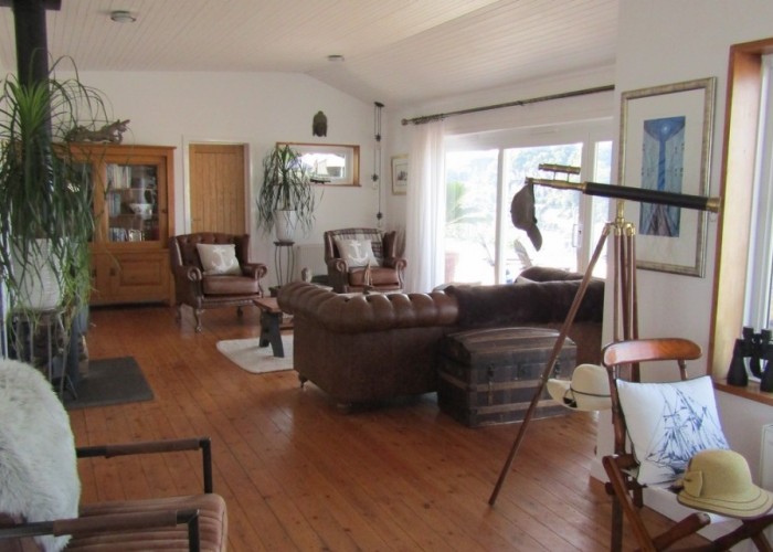 2. Livingroom