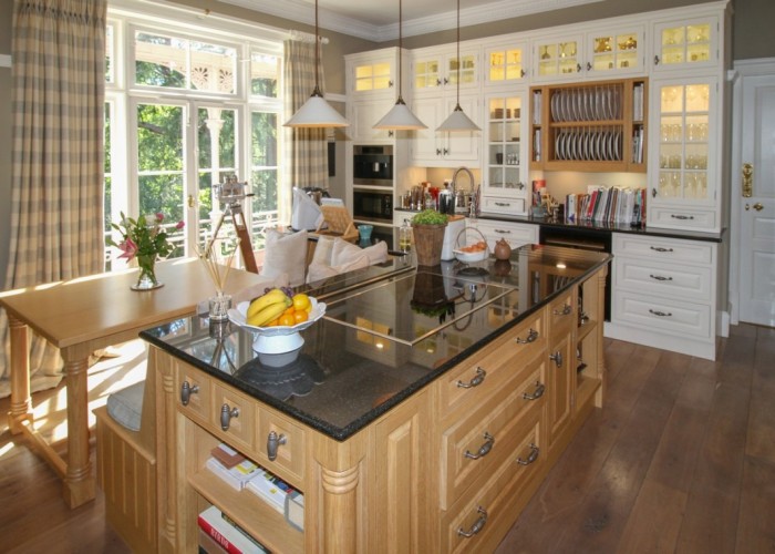 18. Kitchen (With Island)
