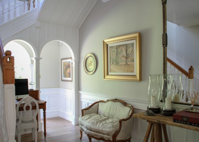 27. Hall