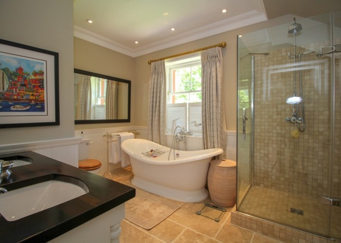 30. Bathroom (Large)