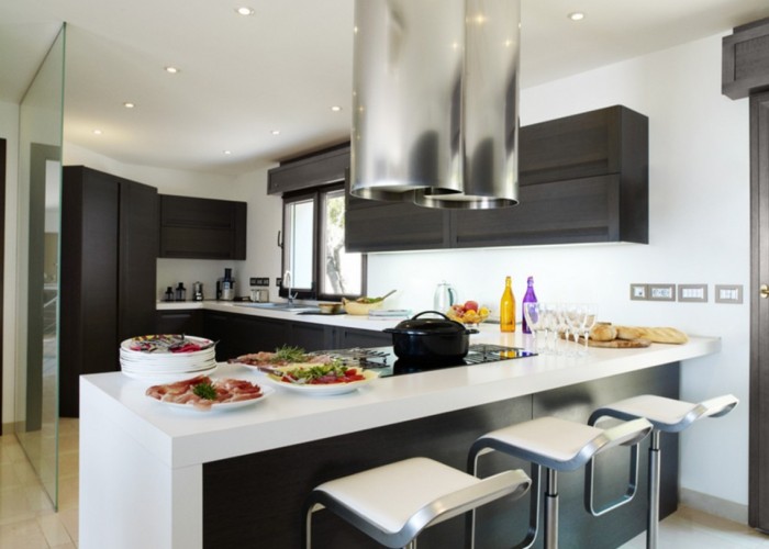 7. Kitchen (Coloured units)