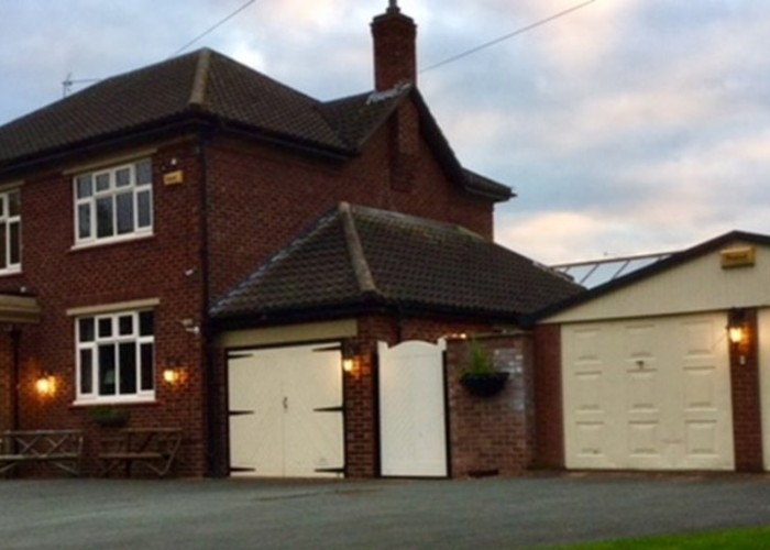 24. House / Cottage Exterior