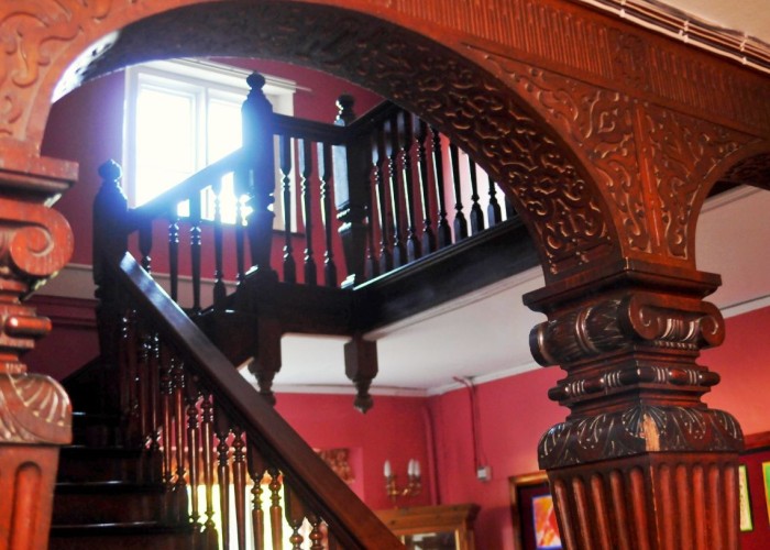 3. Stairway / Staircase, Staircase (Sweeping)