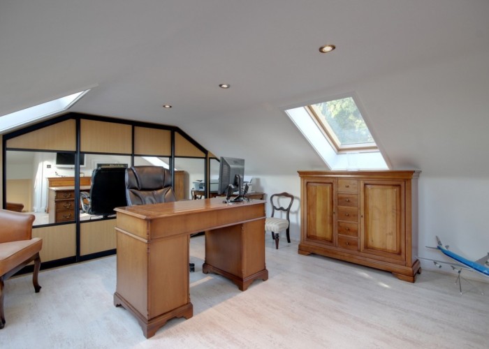 22. Home Office / Study