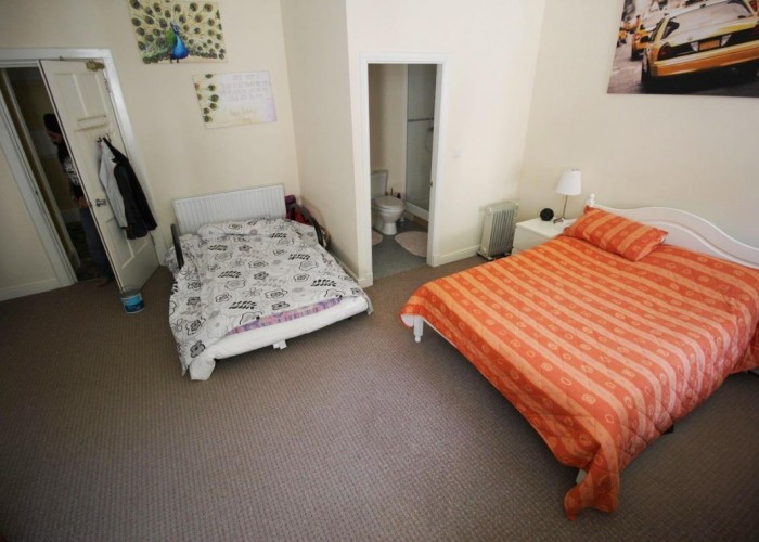 44. Bedroom (Double)