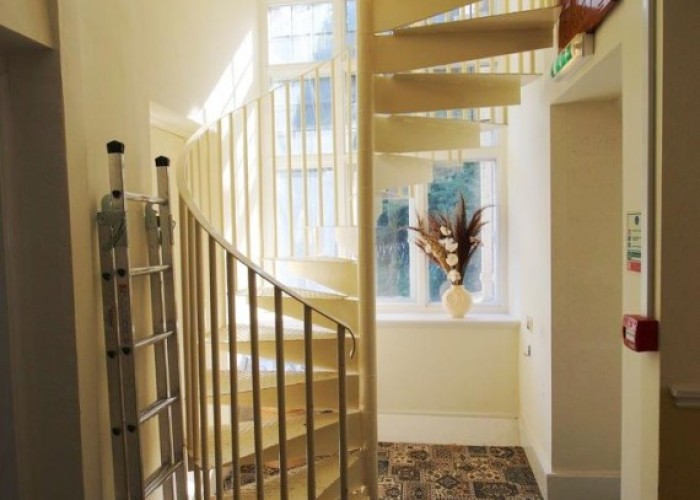 47. Staircase (Spiral)