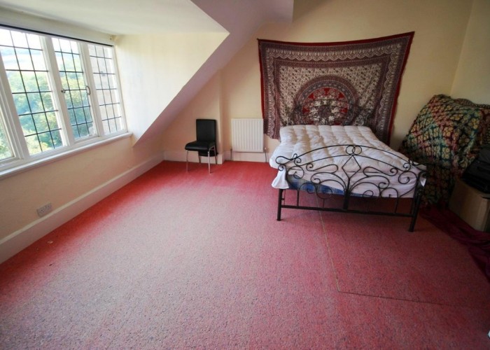 63. Bedroom (Double)