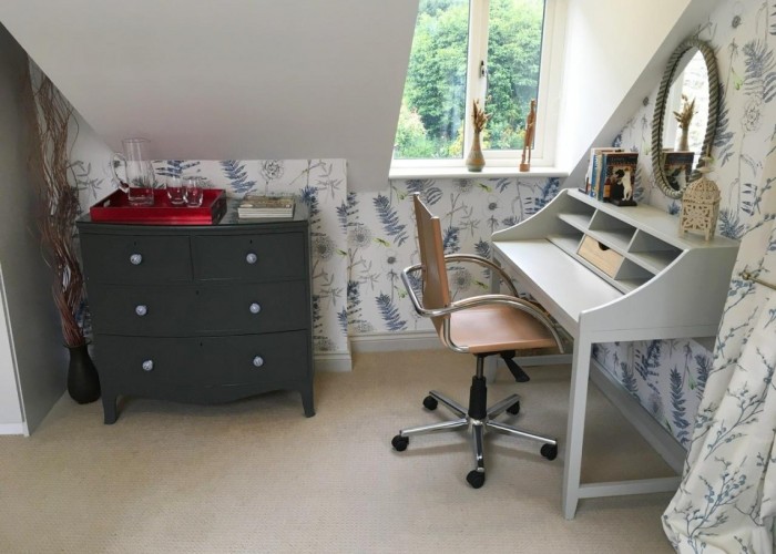 25. Home Office / Study