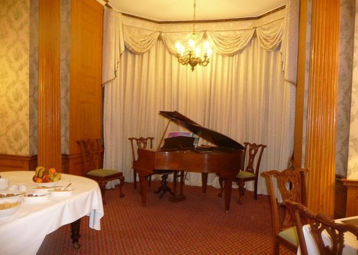 3. Diningroom