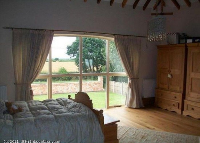 21. Bedroom (Master/En-Suite)