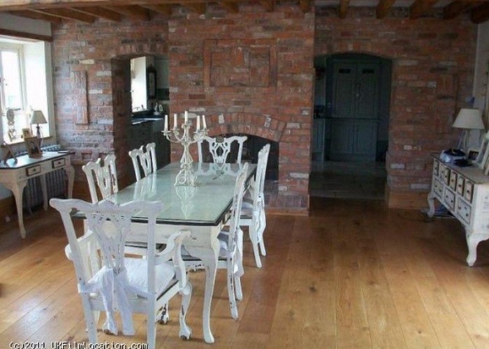 13. Diningroom