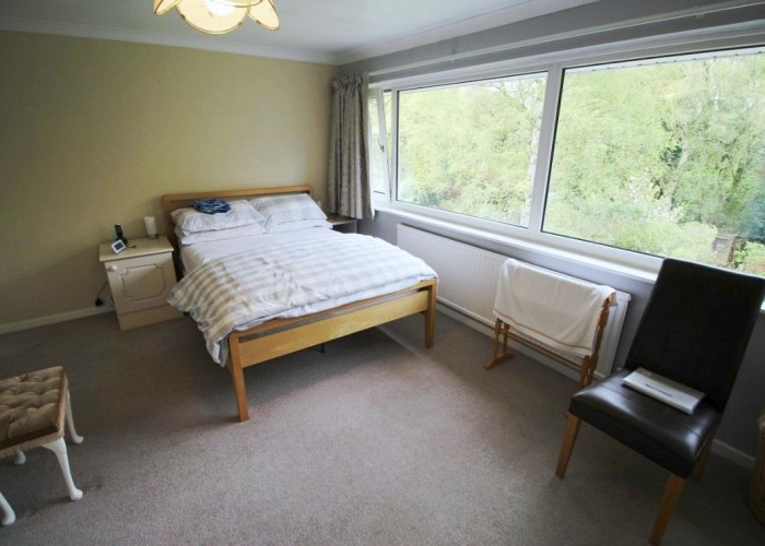 19. Bedroom (Master/En-Suite), Bedroom (Double)