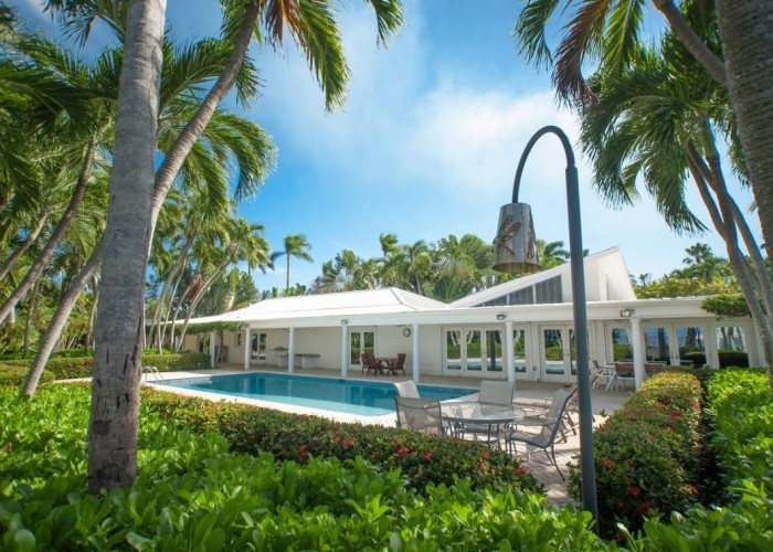 1. Swimming-pool, Tropical Views, Villa