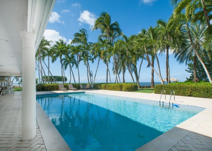 20. Swimming-pool