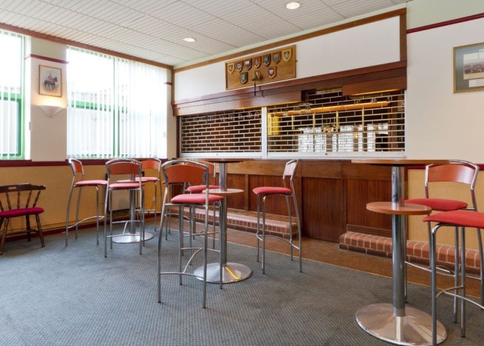 4. Pub / Bar