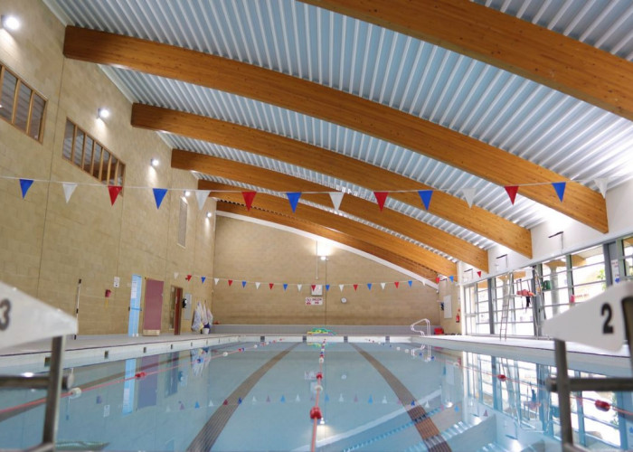 15. Swimming-pool