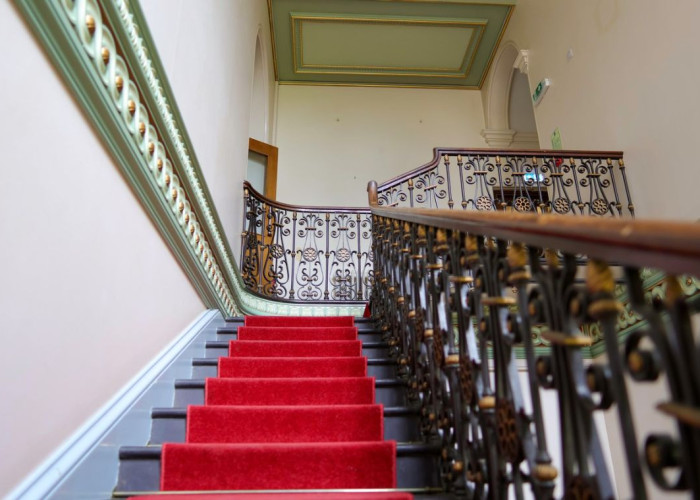 12. Stairway / Staircase, Hall