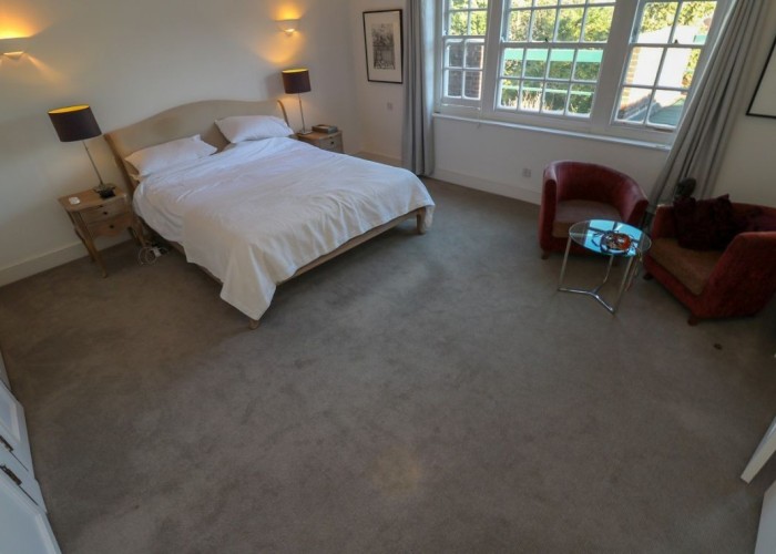 29. Bedroom (Master/En-Suite), Bedroom (Double)