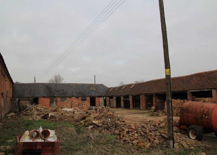 18. Wasteland / Scrapyard