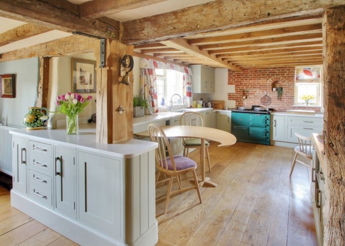 1. Kitchen, Kitchen With Table, Coronavirus-Friendly