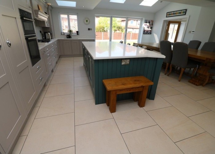 6. Kitchen (Coloured units), Kitchen (Modern), Kitchen (Gas Hob)