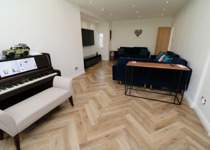 10. Piano