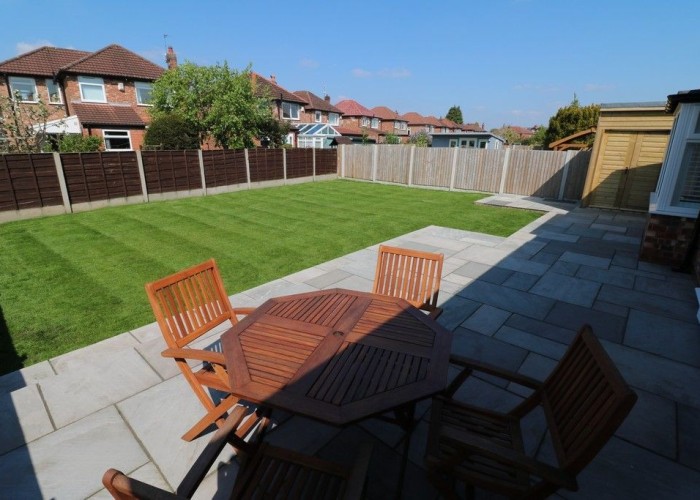 30. Patio / Veranda, Garden (Rear, Large)