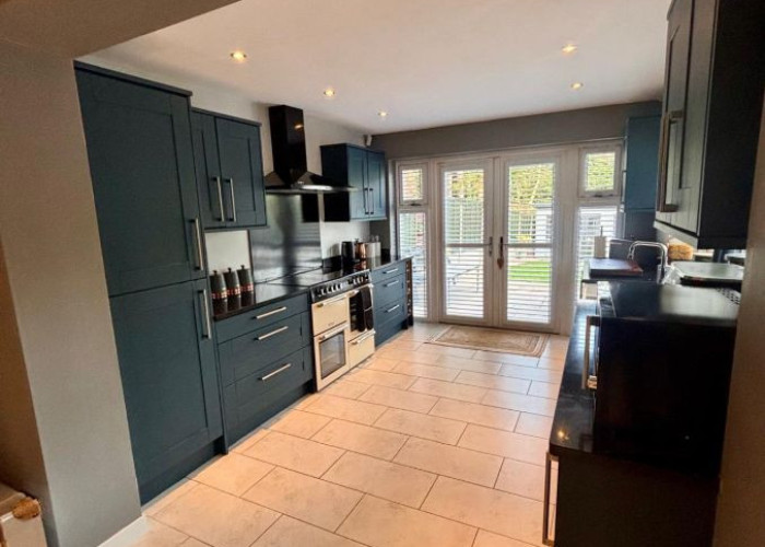 6. Kitchen (Coloured units), Kitchen (Modern), Kitchen (Electric/Induction Hob)